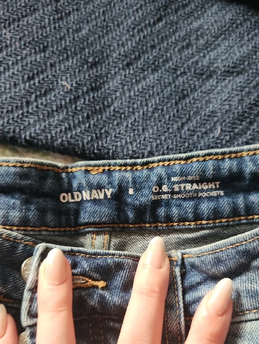 Old Navy Light Blue Rolled-Hem Women's Denim Shorts - Picture 3 of 3